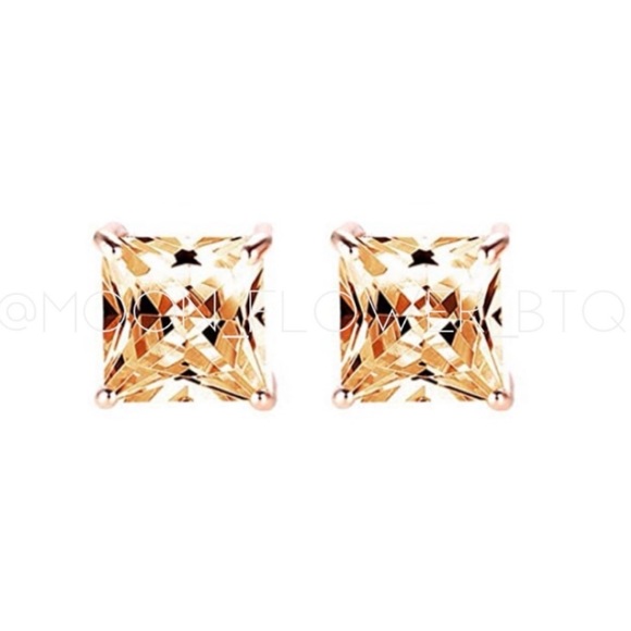 18k Rose Gold Square Stud Earrings - Picture 7 of 7
